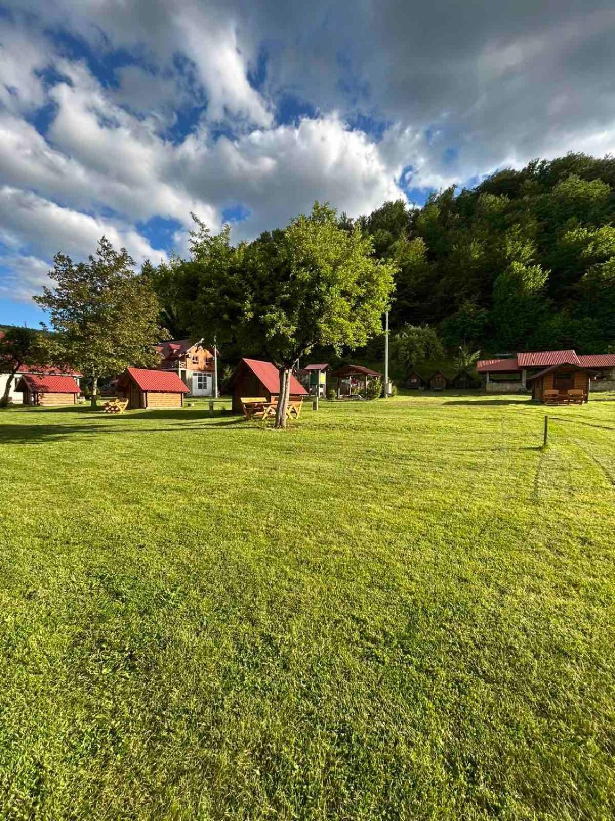 Camp &Apartmens Scepanovic โมจโคแวก ภายนอก รูปภาพ